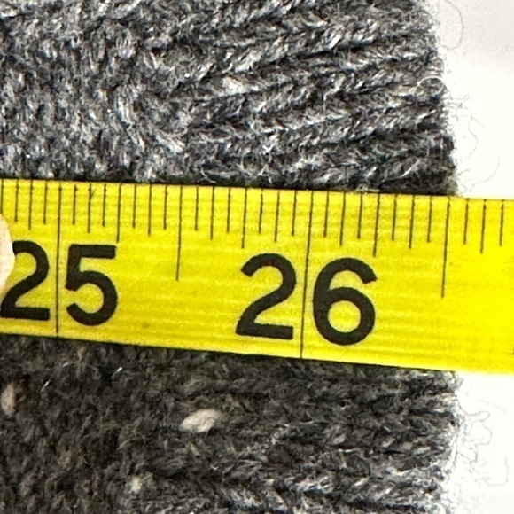 Karen Scott sz med sweater. Three button cardigan in a gray flecked yarn - Picture 7 of 11